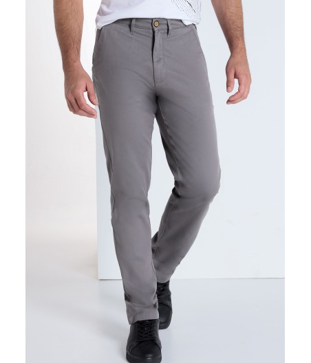 BENDORFF - Pantalón Chino con cinturón de Cintura Media Regular | Tiro Medio
